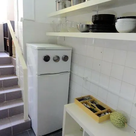 Principe Real - 2 Bedroom With Terrace Apartment Lisbon