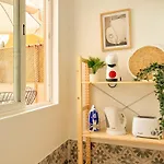 Principe Real - 3 Bedroom With Terrace Лиссабон