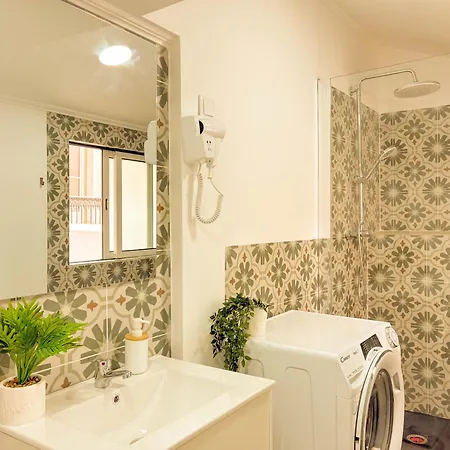 Real - 2 Bedroom With Terrace *